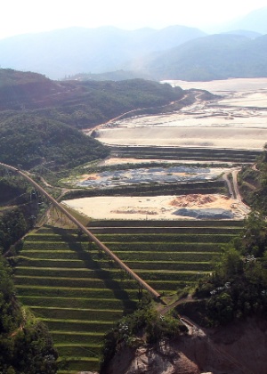Imagem aérea mostra barragem de Germano, da mineradora Samarco, na cidade de Mariana (MG) - Márcio Fernandes/ Estadão Conteúdo