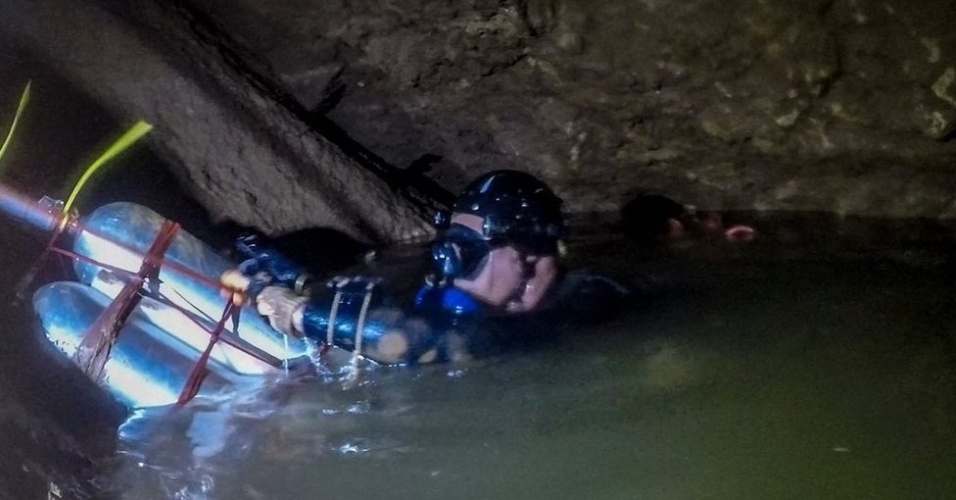 Resgate dramático | Mergulhador cita falha em bomba e gritos em caverna da Tailândia