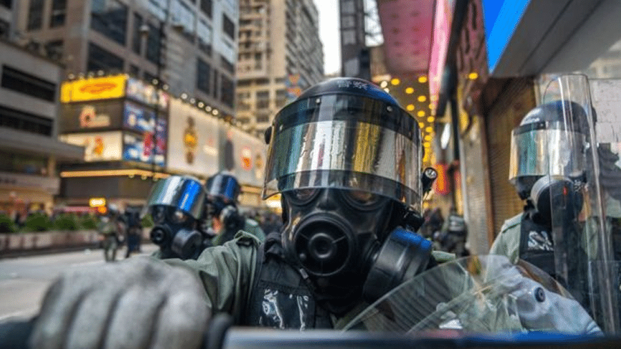 Confrontos entre a polícia e manifestantes estão cada vez mais violentos - Getty Images