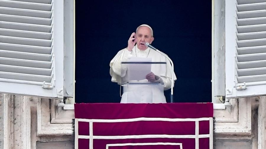 Em 2017, o papa Francisco já havia criticado a tradução do trecho "não nos induzais à tentação" - AFP