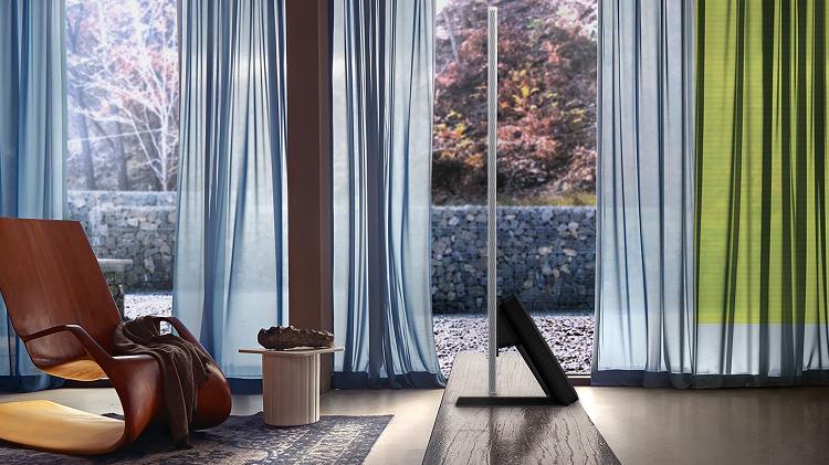 TV Samsung Crystal Liquid QN800; aparelho tem 1,5 cm de espessura - Divulgação - Divulgação