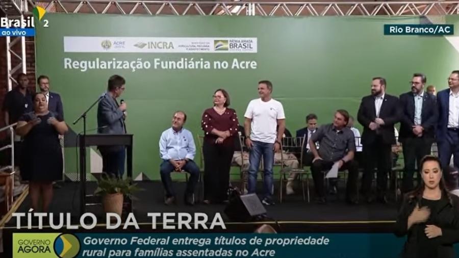 Governador do Acre, Gladson Cameli, discute em cima do palco com o prefeito de Rio Branco, Tião Bocalom, durante evento com o presidente Jair Bolsonaro (PL) - Reprodução/TV Brasil