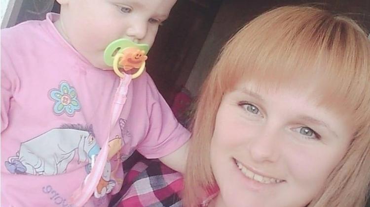 Yuliia traveled to Poland with her three daughters by train and then van - BBC - BBC