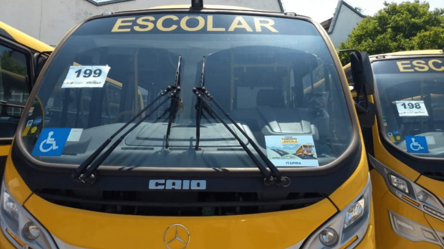 Aluna cai de ônibus quando voltava da escola na BA