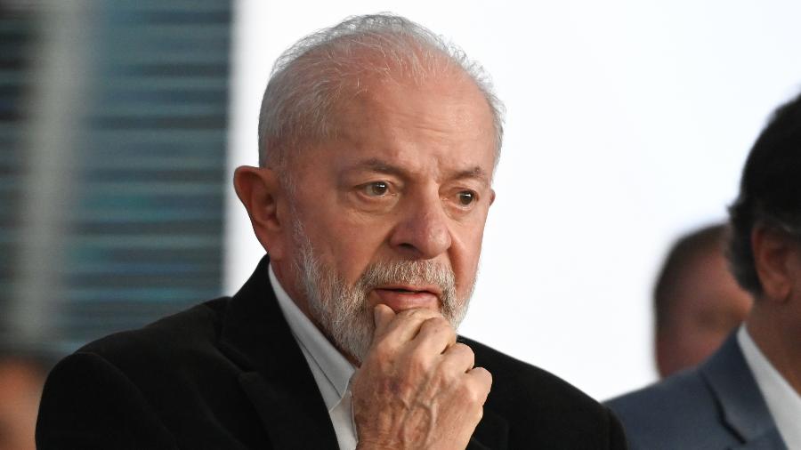 Lula levou três pontos no ferimento na cabeça após cair no banheiro