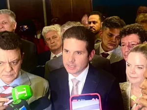 Motta obtém apoio de PT, PL e MDB e soma votos para vencer na Câmara