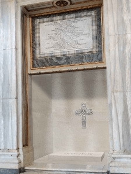 Vaticano divulga foto do túmulo do papa Francisco