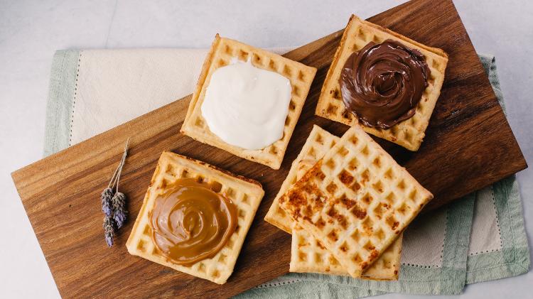 Rei do Mate tem o waffle de pão de queijo, servido com sete opções de cobertura Rei do Mate tem o waffle de pão de queijo, servido com sete opções de cobertura