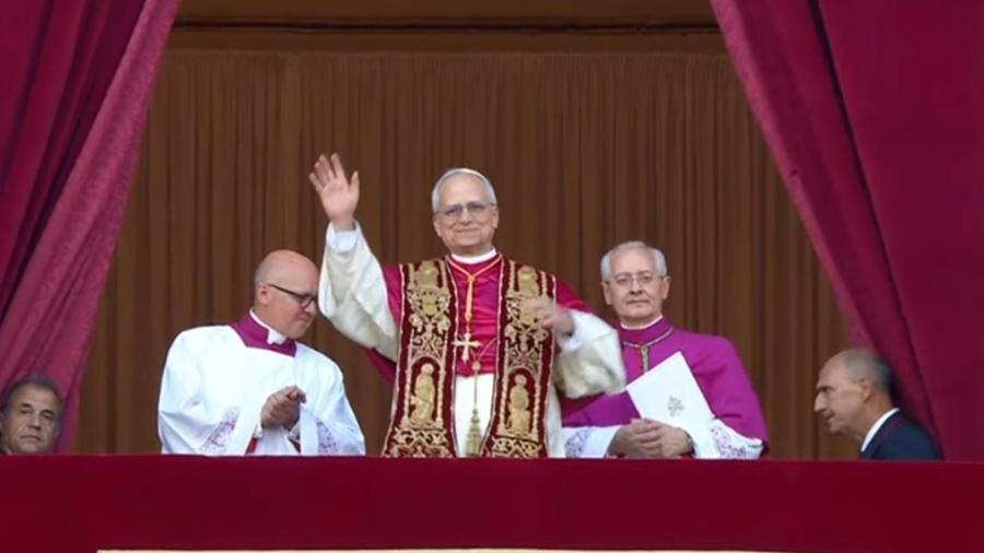 Novo papa Leão 14 aparece na varanda da Basílica de São Pedro - Vatican Media/8.mai.2025-Reprodução de vídeo