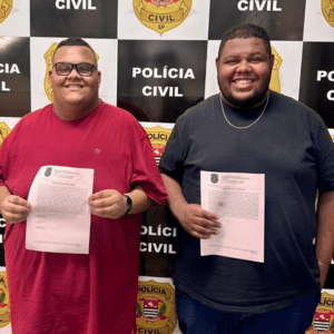 Justiça nega habeas corpus a comediantes denunciados por piadas racistas