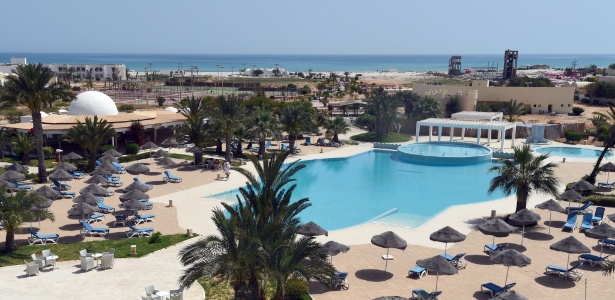 8.mai.2015 - Área de lazer praticamente vazia em hotel cinco estrelas na ilha-resort de Djerba, na Tunísia - Fethi Belaid/AFP