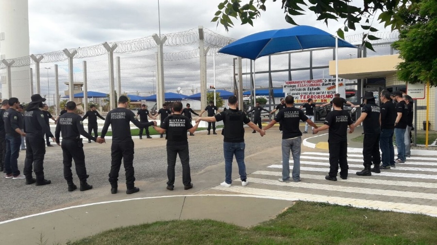 21.07.2017 -- Agentes penitenciários federais protestam contra mortes de colegas em presídio federal de Catanduvas (PR) - Divulgação