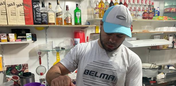 Em Paraisópolis | 'Rei das Caipirinhas' ganha R$ 1.000 por noite e esqueceu o que é dívida