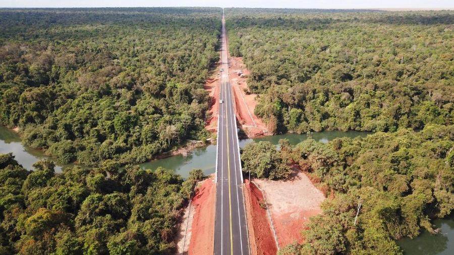 Governo Bolsonaro prepara um decreto com mudanças profundas no processo de licenciamento ambiental de obras de infraestrutura, retirando atribuições do Ibama - 