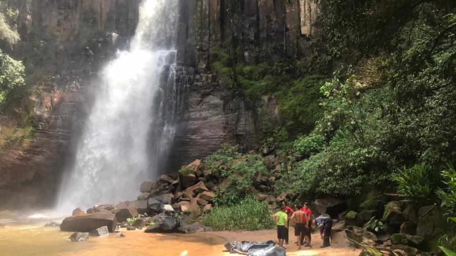 Amigos caíram de cachoeira de 42 metros em Faxinal (PR) - Divulgação/Operações Aéreas Samu