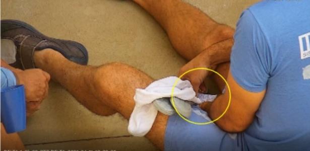  Cleverson Messias Pereira dos Santos, o Cabelo, um dos chefes do CV, manuseou bilhete no pátio do presídio de Catanduvas-PR, como registraram imagens de câmeras de segurança