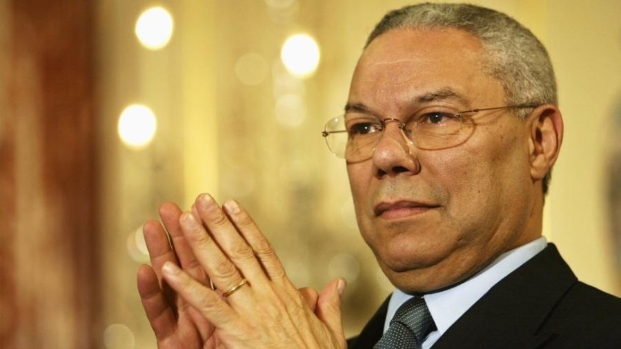 Primeiro secretário de Estado afro-americano dos Estados Unidos, Colin Powell angariou aliados em ambos os lados do espectro político, mas sua carreira não foi imune a polêmicas - Getty Images