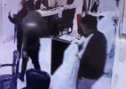 Assalto a joalheria tem refém e tiros em shopping de Curitiba