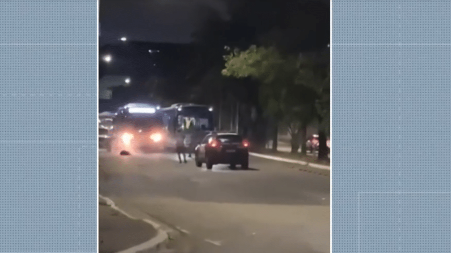 Vídeo mora mais de 20 disparos feito pela Polícia Militar enquanto homem está no chão Vídeo mora mais de 20 disparos feito pela Polícia Militar enquanto homem está no chão