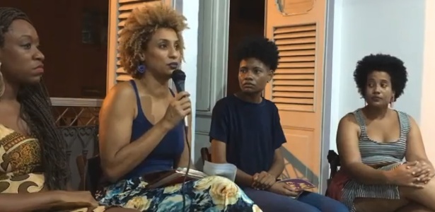 14.mar.2018 - Vereadora Marielle Franco em conversa com mulheres negras, horas antes de ser assassinada - Reprodução