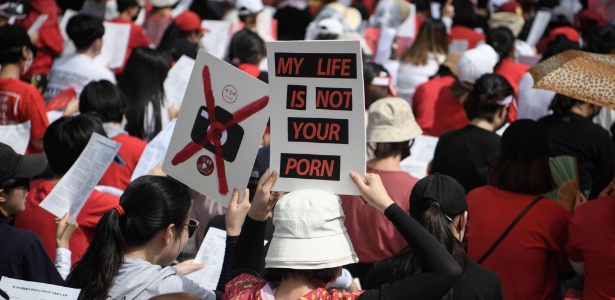 Segundo as manifestantes, cerca de 55 mil mulheres participaram do protesto - AFP
