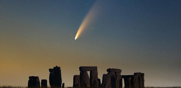 cometa-neowise-passa-pelo-stonehenge-no-reino-unido-1594820850002_v2_615x300.jpg