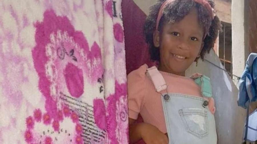 Alice Pamplona da Silva de Souza, de 5 anos, foi assassinada na noite de réveillon - Reprodução / Redes Sociais / Facebook