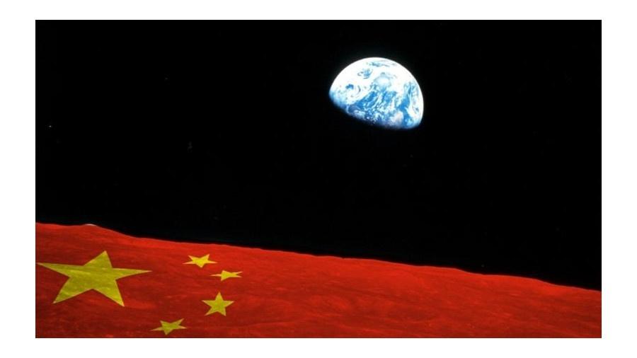 Bandeira chinesa no espaço com a Terra ao fundo - BBC/Getty Images/Nasa