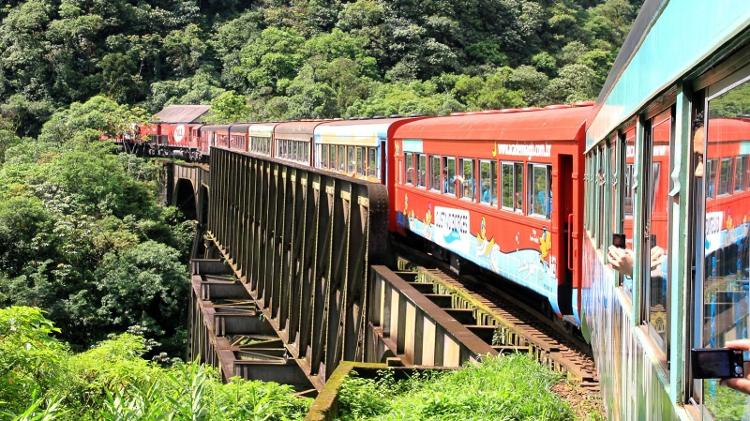 Trem turístico da Serra Verde Express