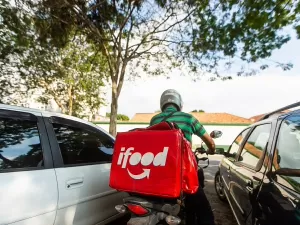 Racismo no delivery: entregadores do iFood denunciaram 148 casos em 2024