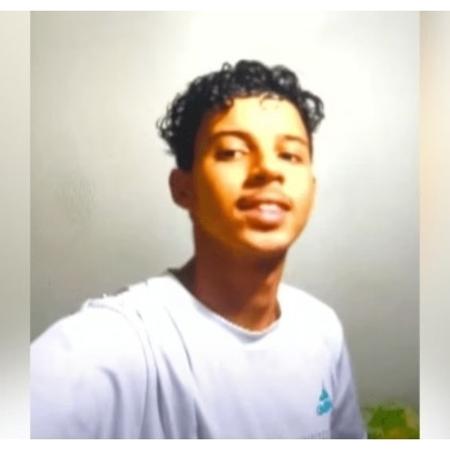 Lucas da Silva Santos passou mal após comer o bolo supostamente envenenado Lucas da Silva Santos passou mal após comer o bolo supostamente envenenado