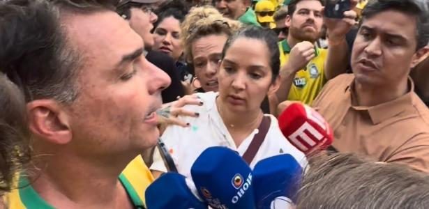 Kotscho: Esqueletos saem do armário e assombram Flávio Bolsonaro