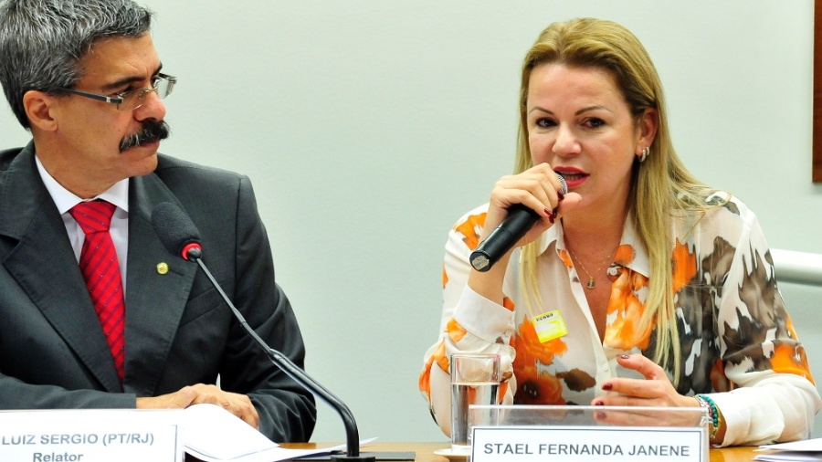 14.jul.2015 - A viúva do ex-deputado José Janene (PP-PR), Stael Fernanda Janene, depõe na CPI da Petrobras - Luis Macedo/Agência Câmara