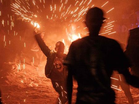 Por que fogos de artifício deixam as pessoas emocionadas? - 31/12