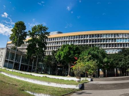 UFRJ sofre dificuldades para a pesquisa de criação de uma vacina brasileira contra a covid-19 - Divulgação