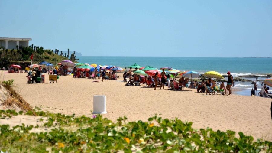 Vista de praia em Presidente Kennedy (ES); alto PIB per capita da cidade é puxado pela extração de petróleo - Divulgação/Prefeitura de Presidente Kennedy