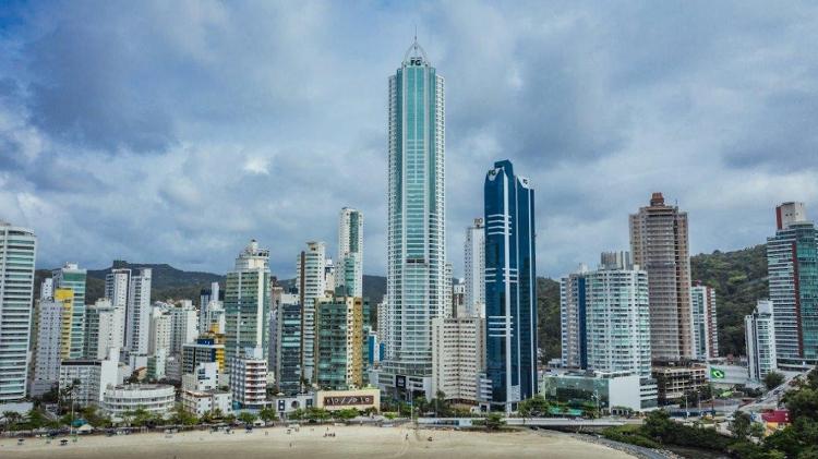 Com 66 andares, o Infinity Coast é atualmente o maior prédio residencial já habitado do Brasil