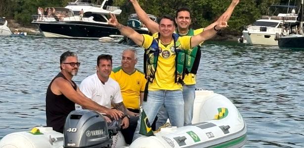 Letícia Casado: Candidato investigado acompanha Flávio Bolsonaro em barqueata em Angra