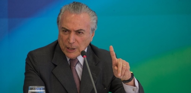 O vice-presidente da República, Michel Temer (PMDB), concede entrevista no Palácio do Planalto, em Brasília