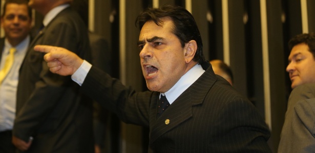 Deputado federal Domingos Sávio (foto) afirmou que Lulinha ficou rico fruto da "roubalheira" - Alan Marques/Folhapress