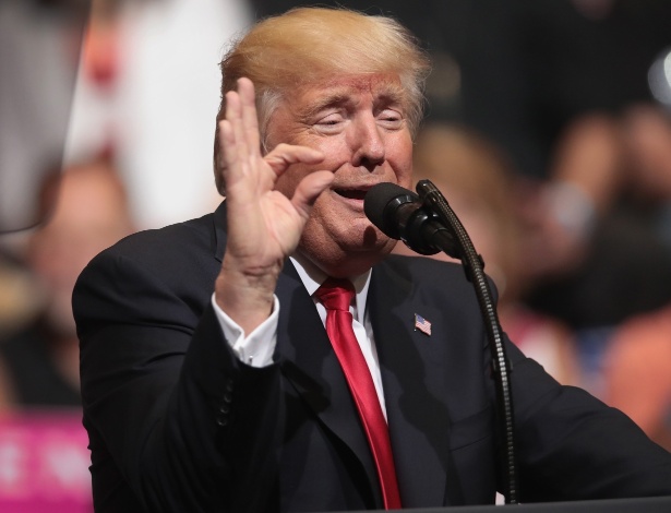 Trump, em ato na cidade de Cedar Rapids, volta a falar sobre o muro com o México - Scott Olson/Getty Images/AFP 