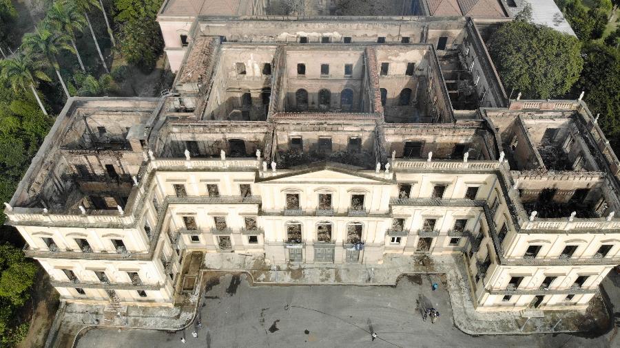 Vista da sede do Museu Nacional após o incêndio que consumiu o prédio em 2018 - Thiago Ribeiro/Agif/Estadão Conteúdo