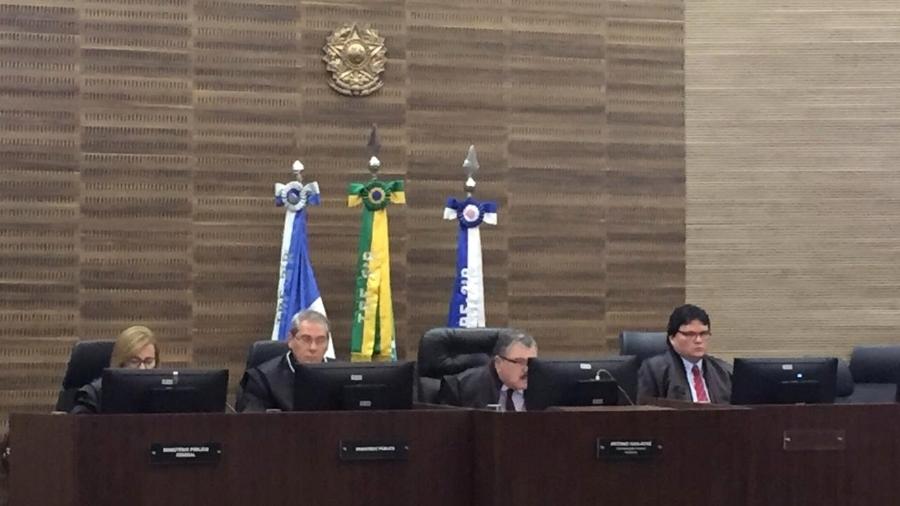 4.dez.2018 - Membros da primeira turma do TRF-2 analisam sentença de Sérgio Cabral - UOL