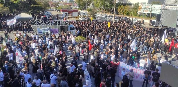Reforma da previdência é aprovada em SC; servidores protestam e PM reage - Vimarsana News