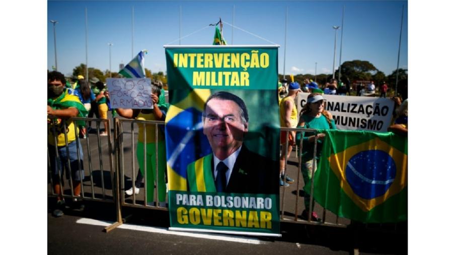 Fascistoides pregam golpe militar em Brasília e chamam o crime que cometem de "liberdade de expressão", o que é endossado por alguns idiotas - Sergio Lima/Poder 360