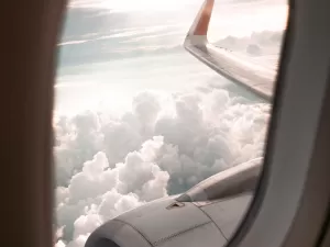Como uma janela de avião se quebra e o que acontece depois disso?