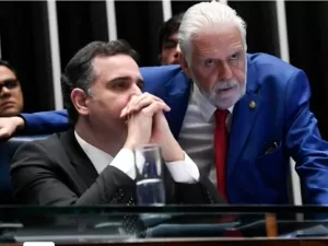 PEC anti-Supremo é golaço de Bolsonaro feito na trave de Lula