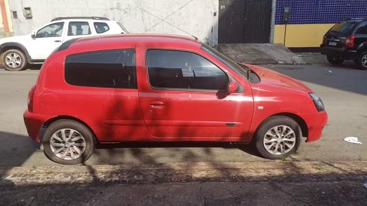 Clio vermelho onde estava R$ 1,1 milhão, achados em São Luís