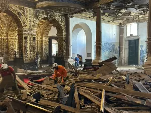 Quando o teto de um lugar como a 'igreja do ouro' cai, o Brasil todo desaba