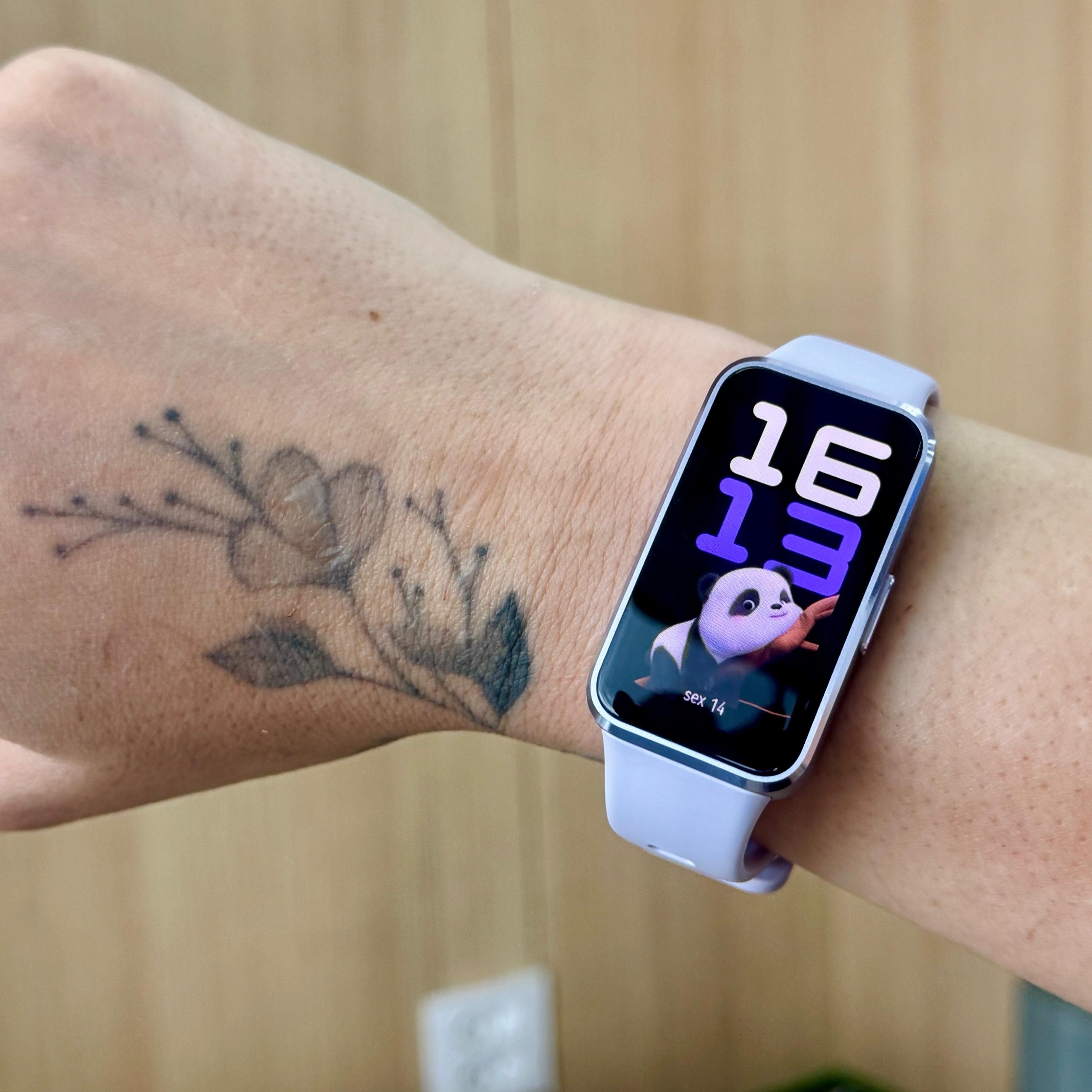 Huawei Band 10 está com 50% OFF no Dia do Consumidor, por R$ 299